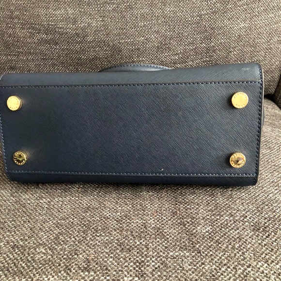 Michael Kors purse - Picture 7 of 8